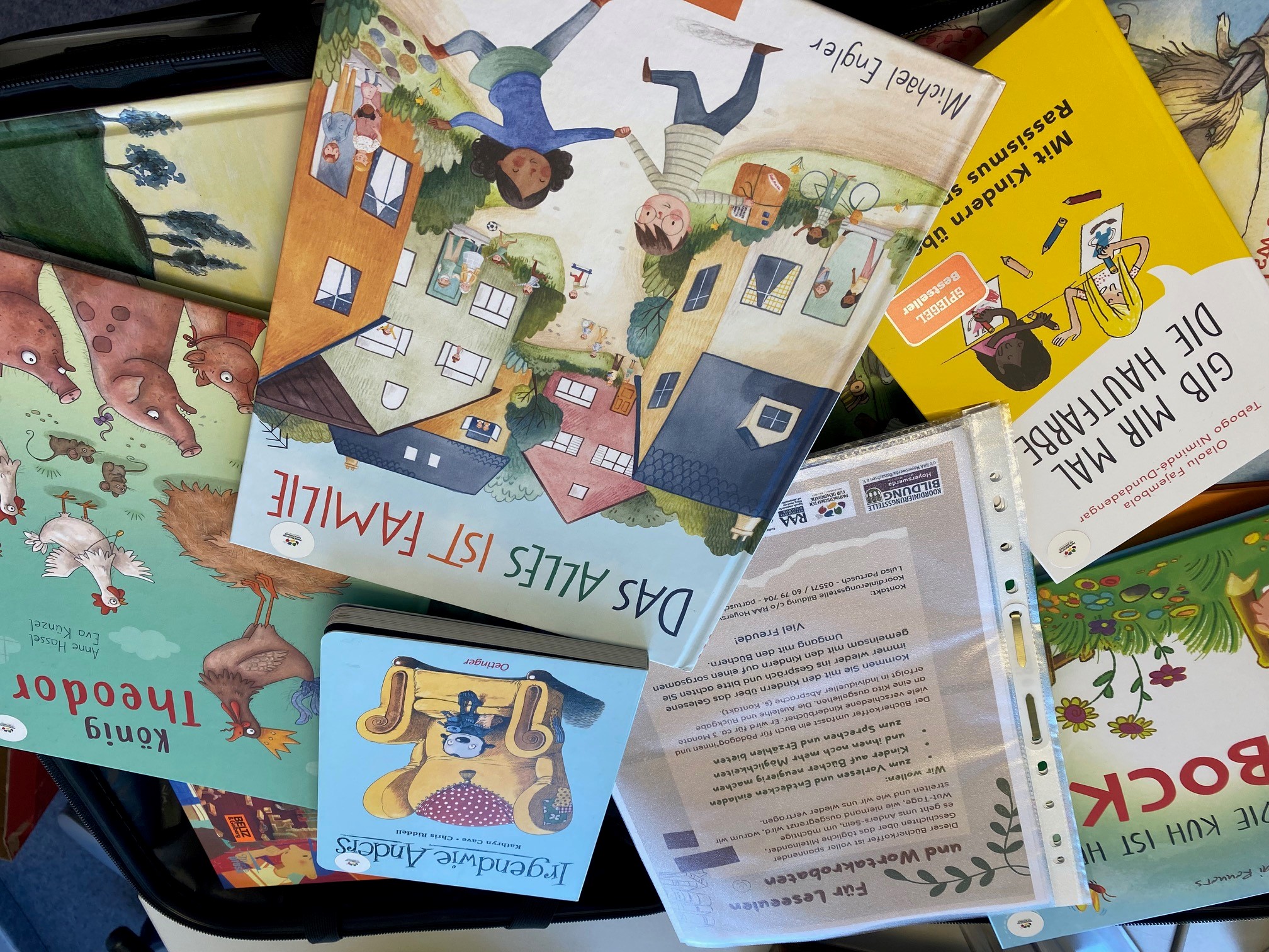 Neuer Bücherkoffer rollt ab sofort durch Hoyerswerdaer Kitas