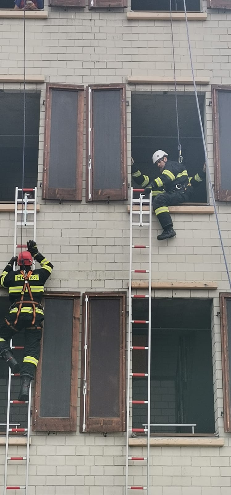 Erfolgreicher Austauschlehrgang für tschechische Feuerwehrleute in Hoyerswerda