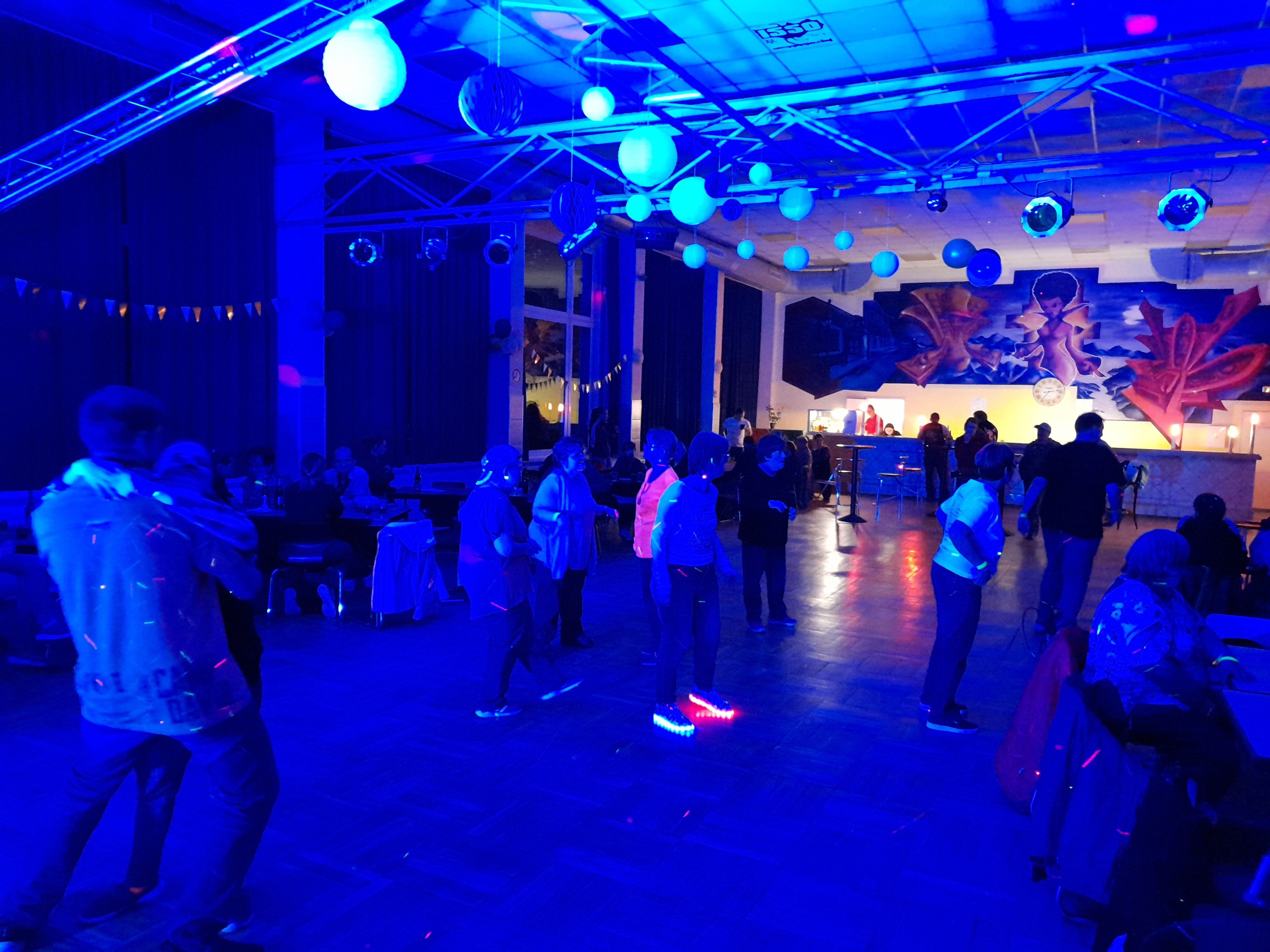 Herbstdisco im Ossi