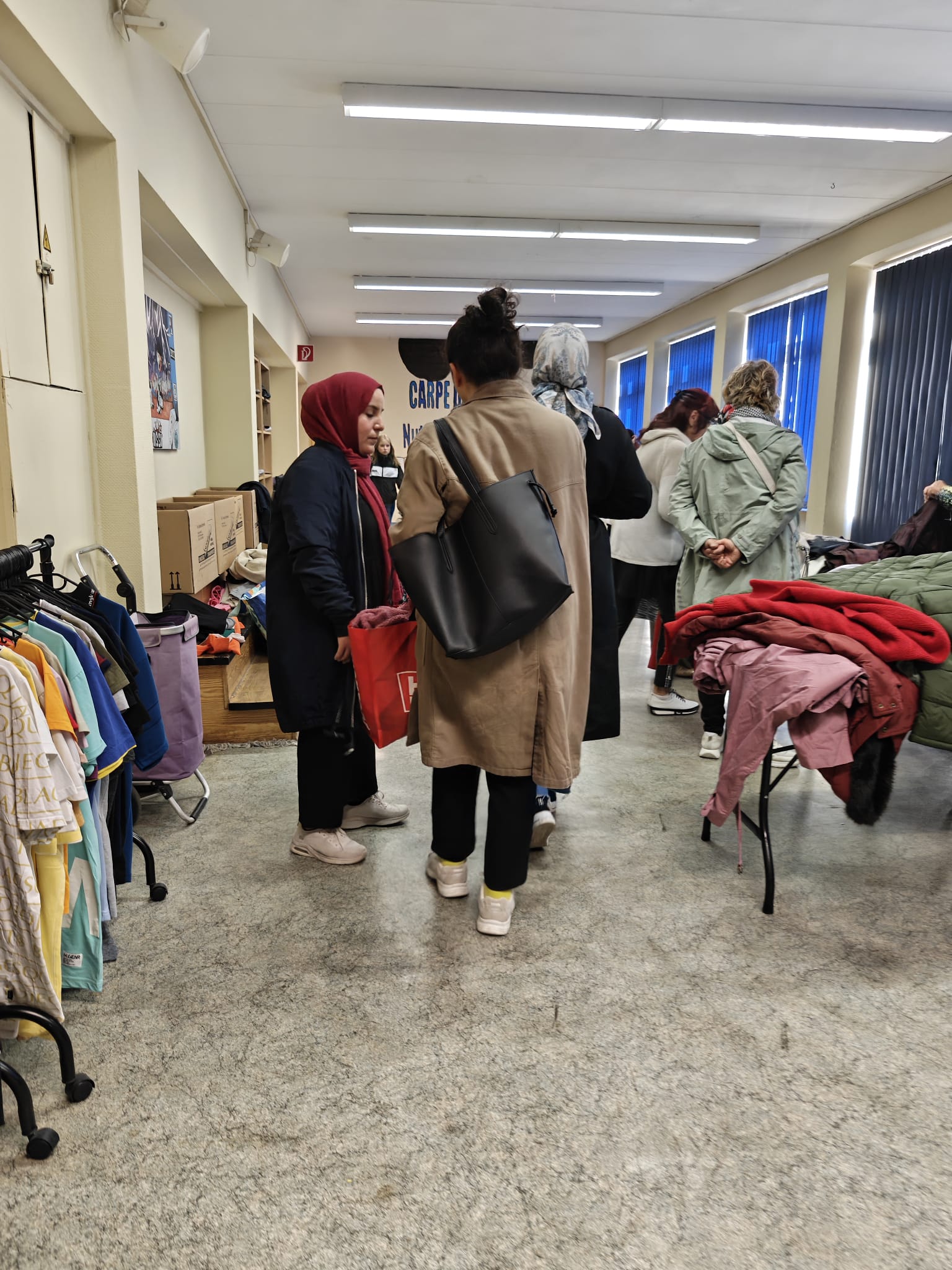 Jugendclubhaus Ossi: Kleidertauschparty, Familiennachmittag und ein neues Update von Vintage_runway_2026