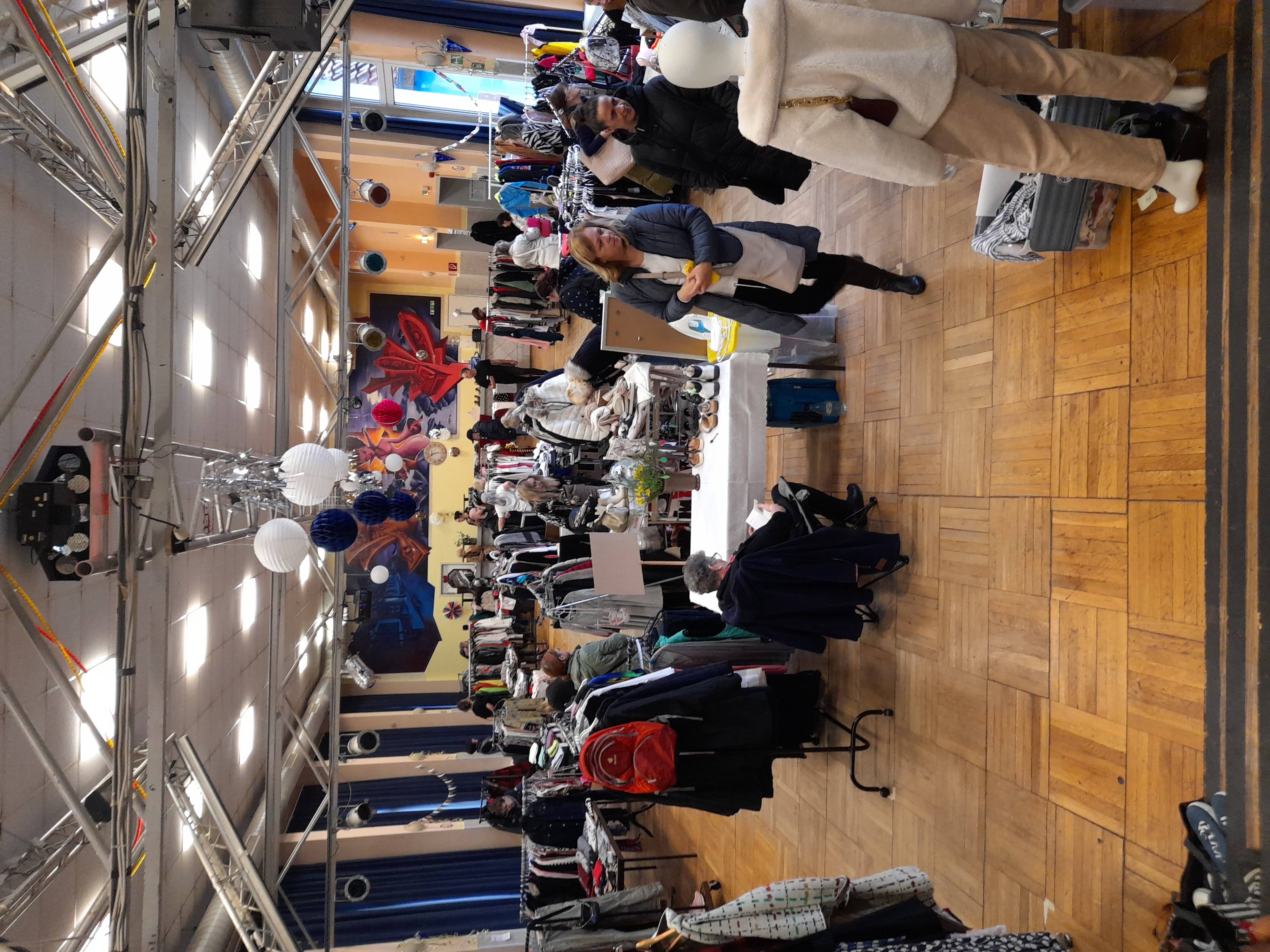 Ladyflohmarkt und Action-Spieletag im Ossi