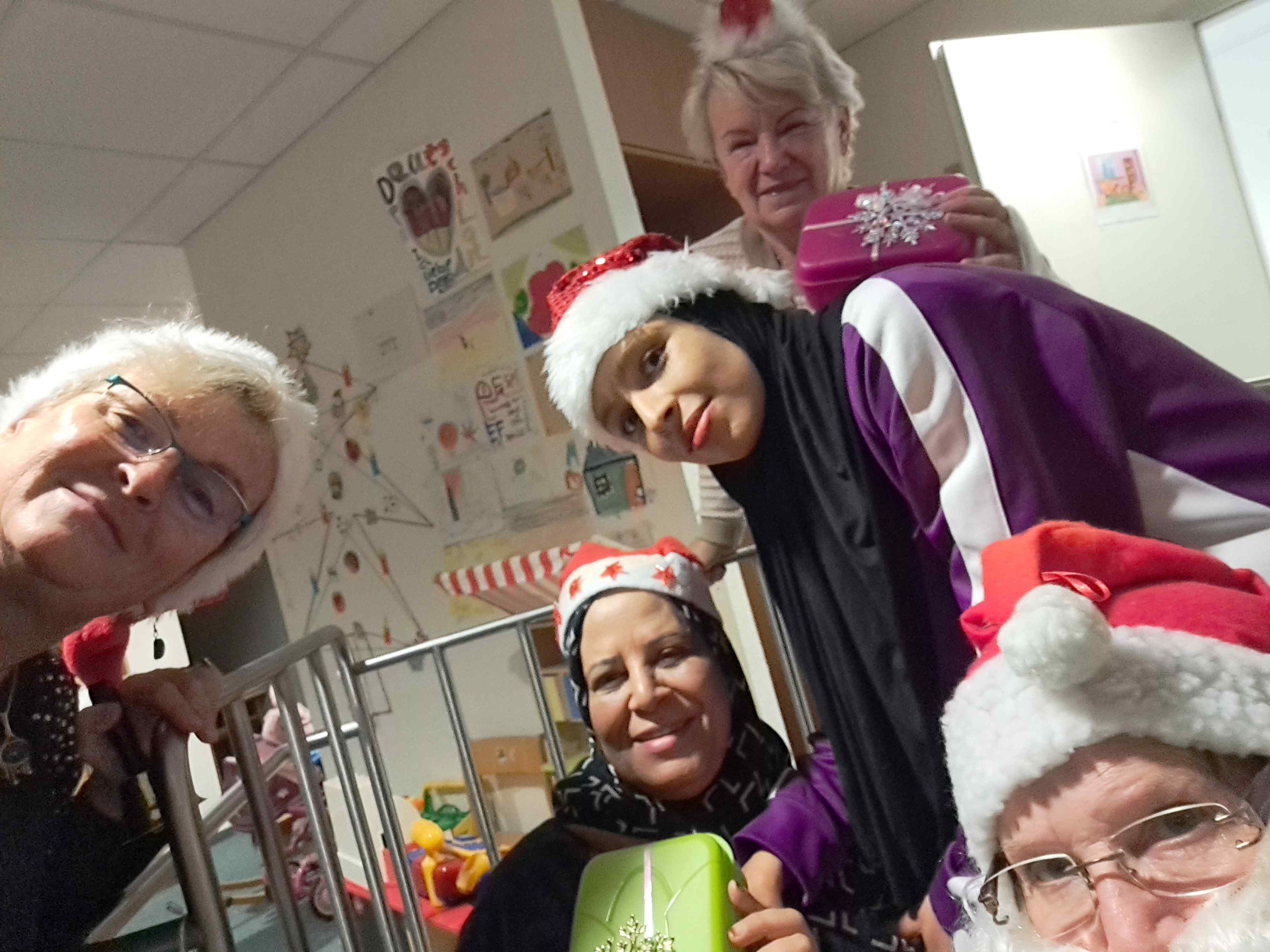 Bunte Weihnachtsfeiern für alle Ehrenamtlichen, Migrantinnen und deren Kinder