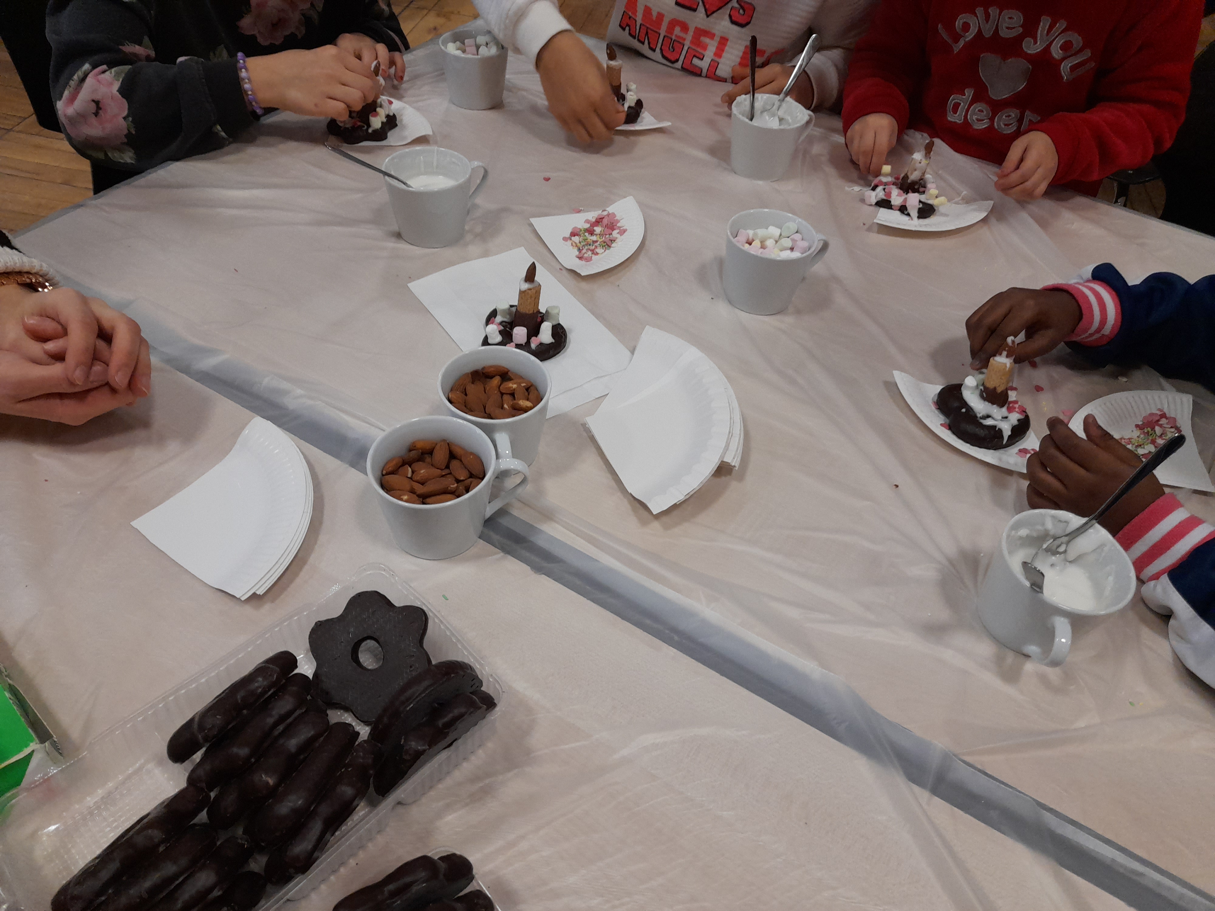 Weihnachtsmarkt für Hortkinder im Ossi